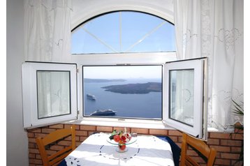Grecia Privát Firostefani, Exterior